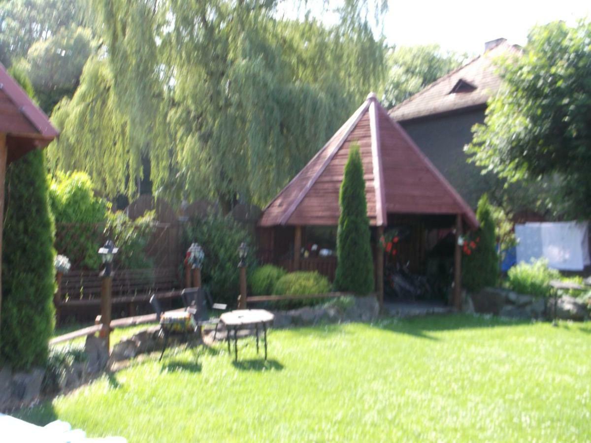 Gosciniec Iwona Hotel Glucholazy Exterior photo