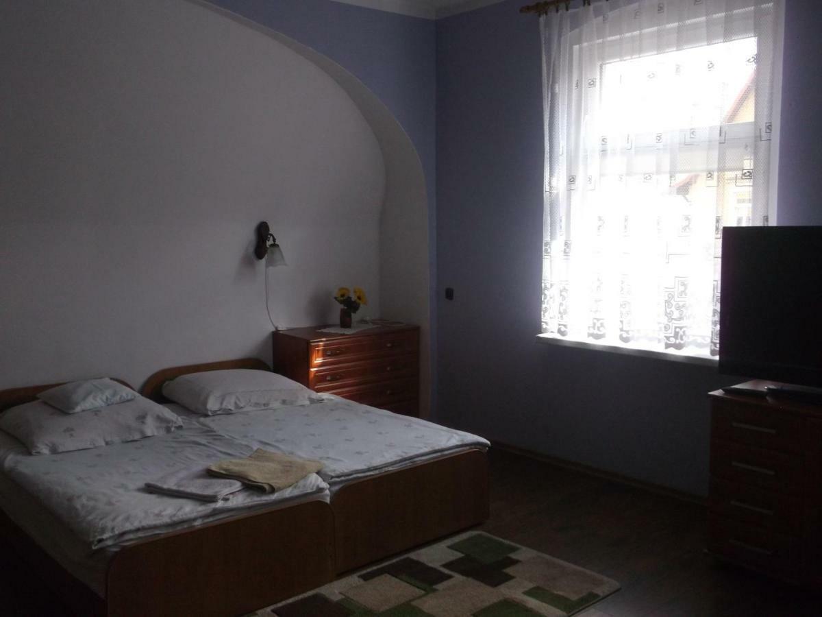 Gosciniec Iwona Hotel Glucholazy Exterior photo