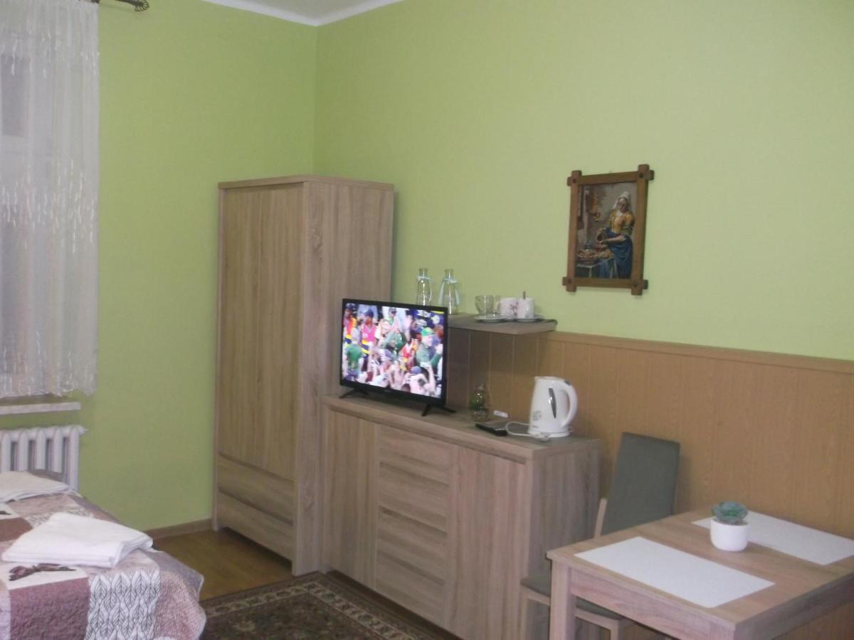 Gosciniec Iwona Hotel Glucholazy Exterior photo